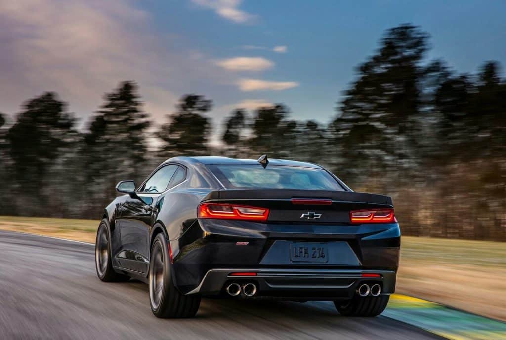 Chevrolet Camaro 1LE yan görünüm galeri görseli