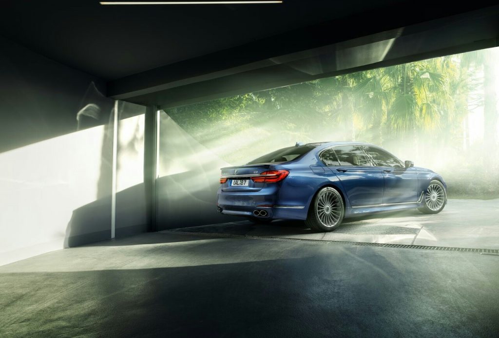BMW ALPINA B7 xDrive yandan görünüm
