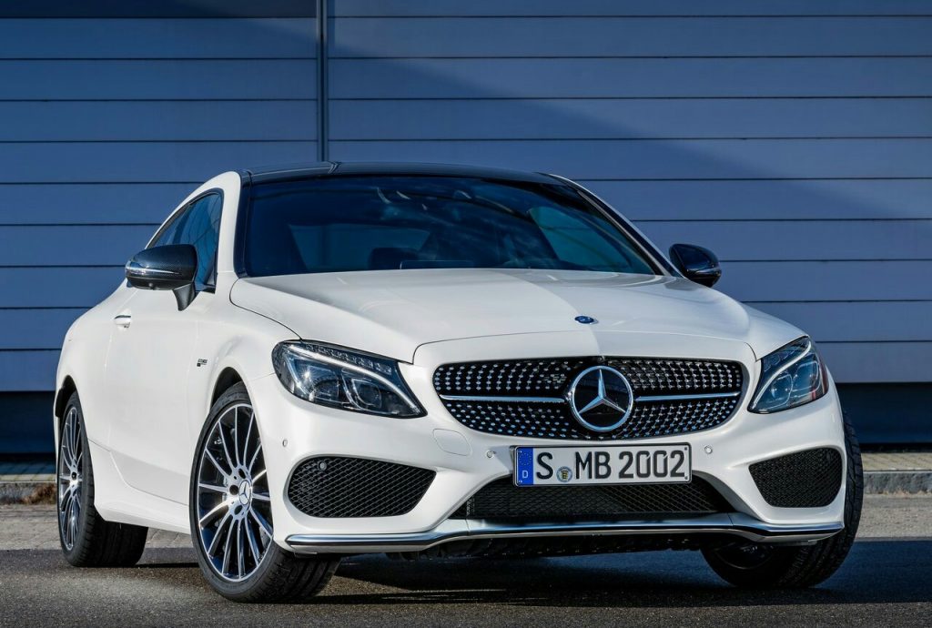 Mercedes-AMG C 43 Coupe yan profil görünümü