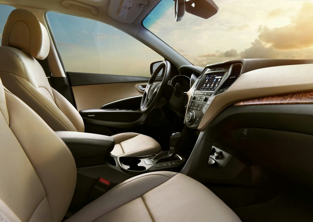 2017 Hyundai Santa Fe ön kabin