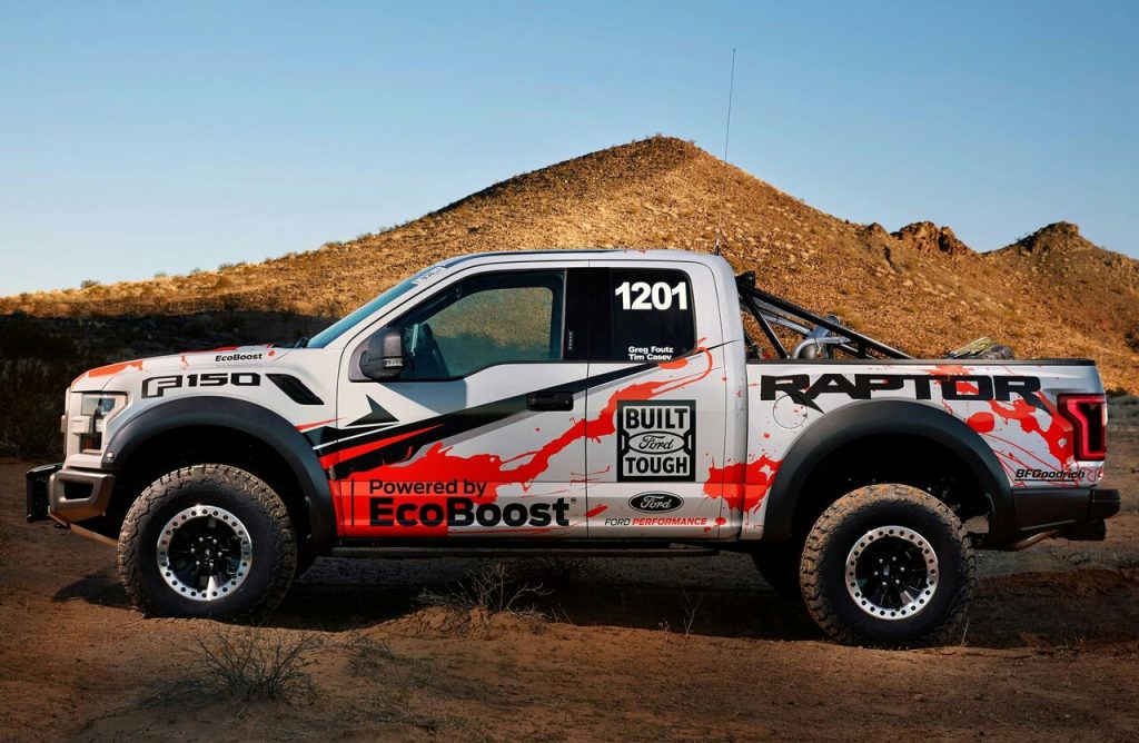 Raptor Race Truck gövde ve yarış hazırlığını gösteren