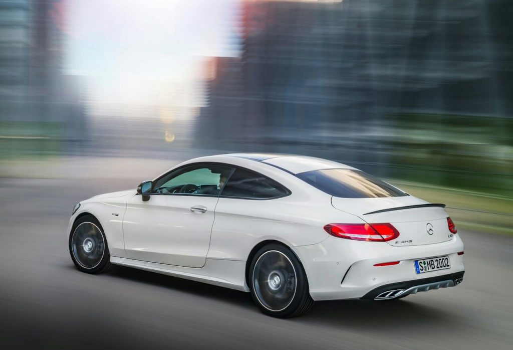 Mercedes-AMG C 43 Coupe ön bölüm ve AMG detayları