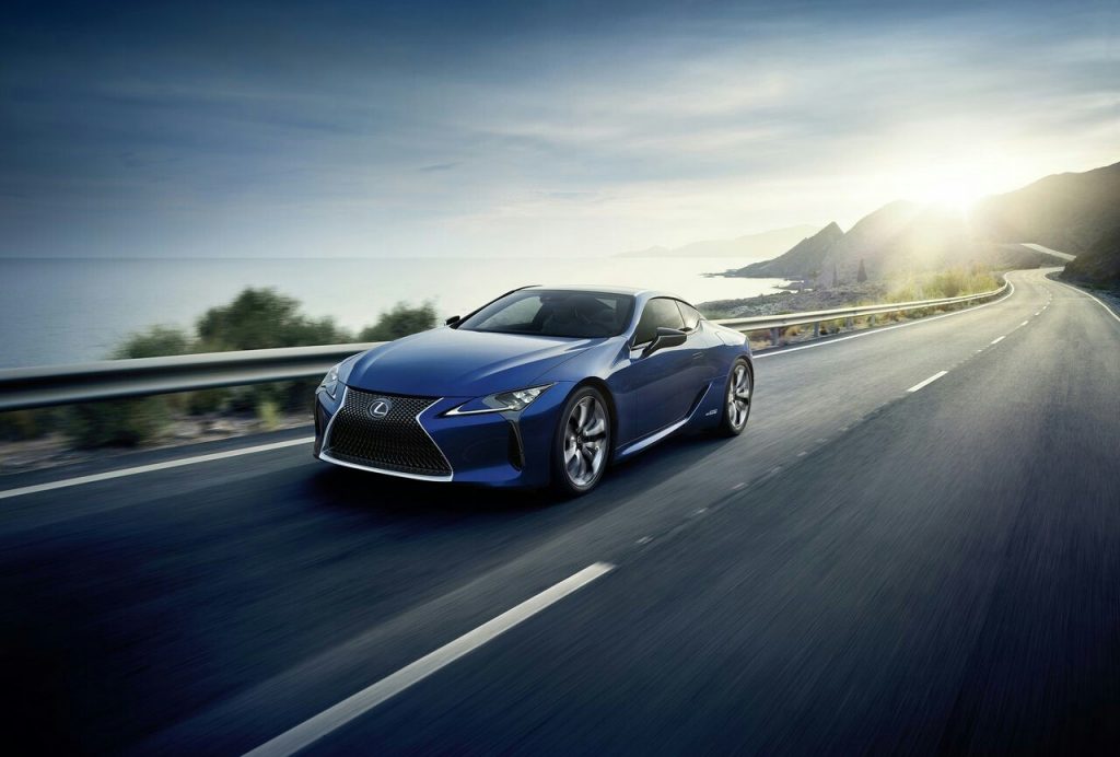 Lexus LC hibrit coupe arşiv görseli 4