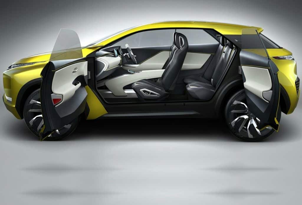 Mitsubishi eX Concept açık kapılarla yan görünüm