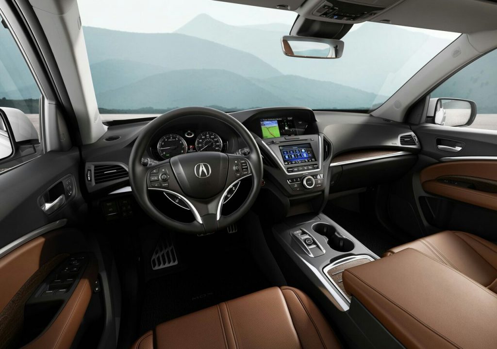 Acura MDX yan profil ve gövde oranları