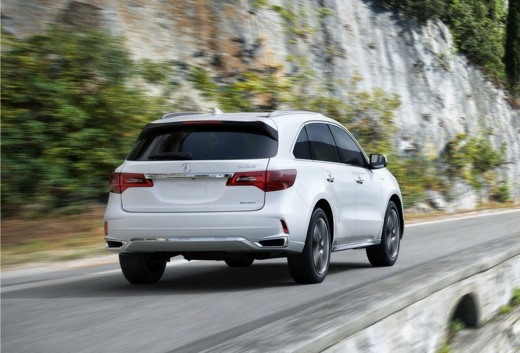 Acura MDX ön ızgara ve far tasarımı
