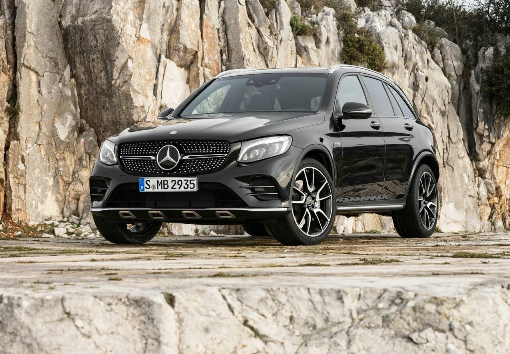 Mercedes-Benz GLC43 AMG önden üç çeyrek görünüm