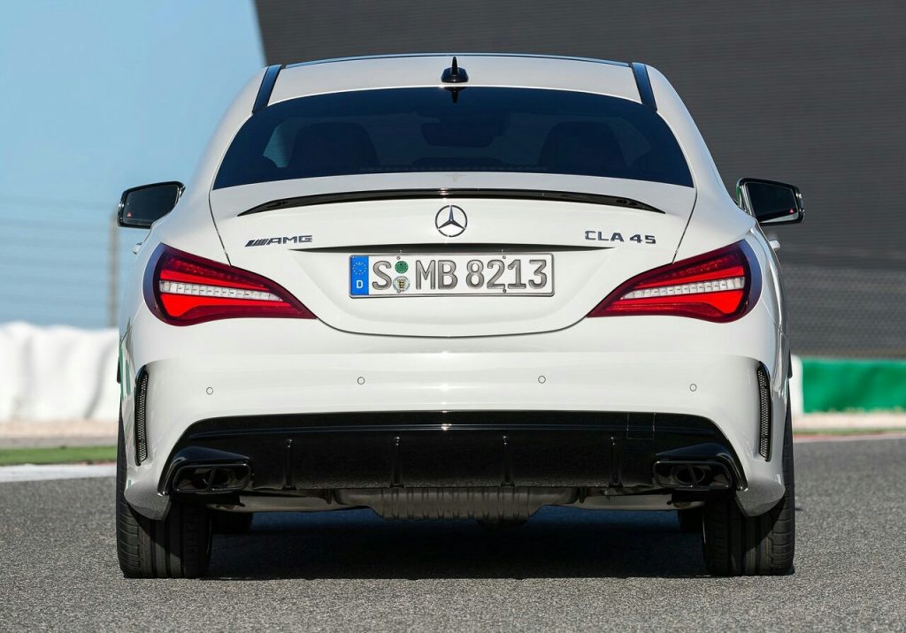 Mercedes-AMG CLA 45 arka görünüm