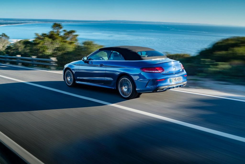 Mercedes-Benz C-Class Cabrio kumaş tavan kapalı arka görünüm