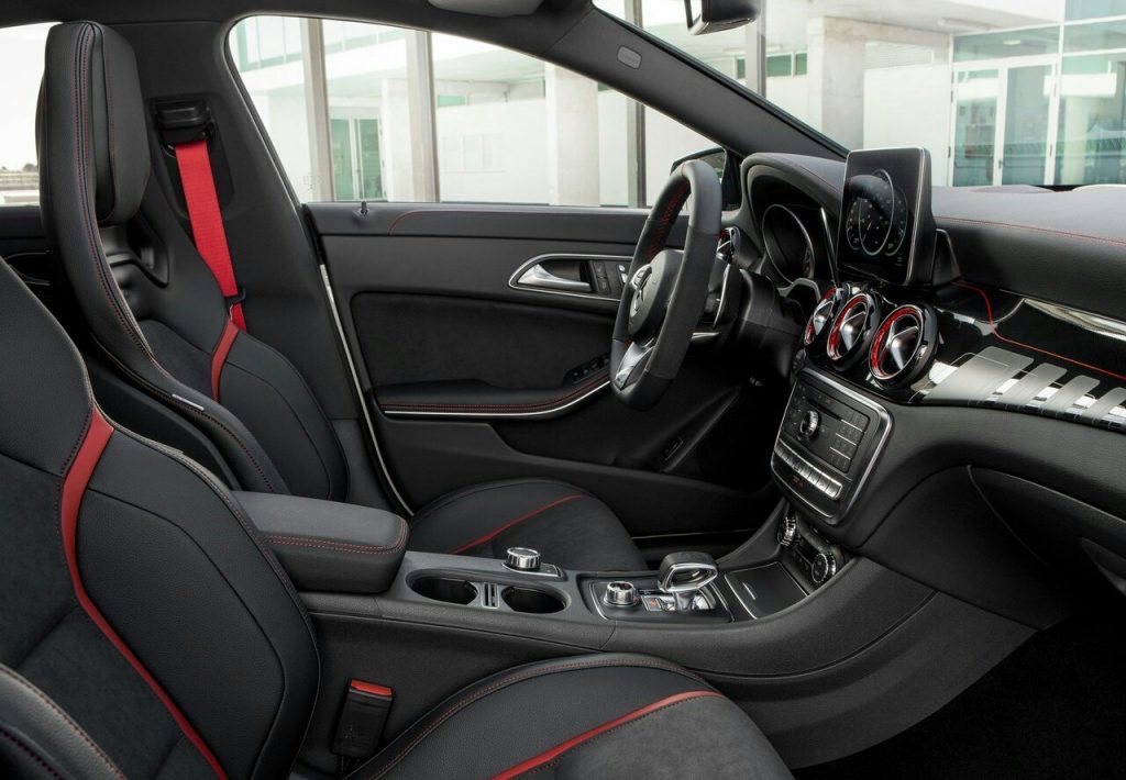 Mercedes-AMG CLA 45 iç mekan