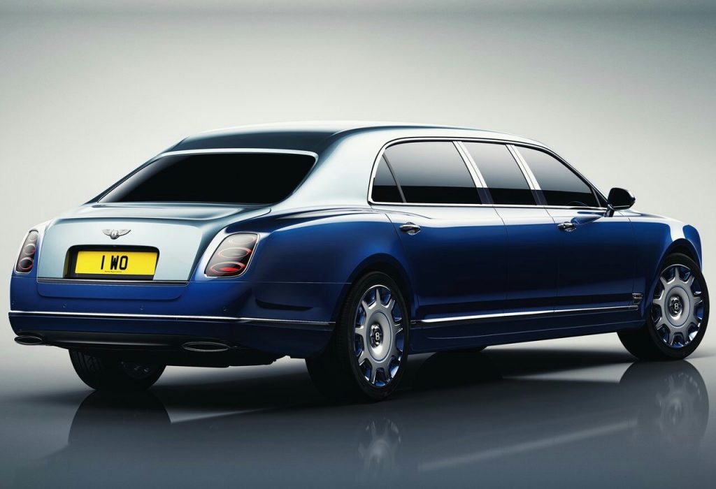 Mulsanne Grand Limousine arka üç çeyrek görünümü