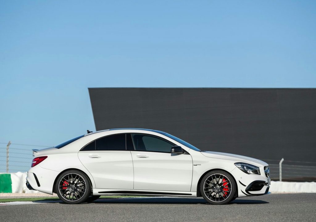 Mercedes-AMG CLA 45 yan profil