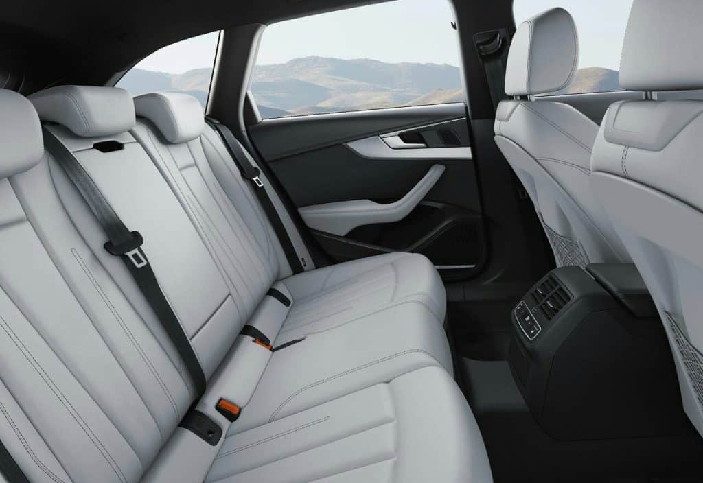 Audi S4 Avant bagaj alanı