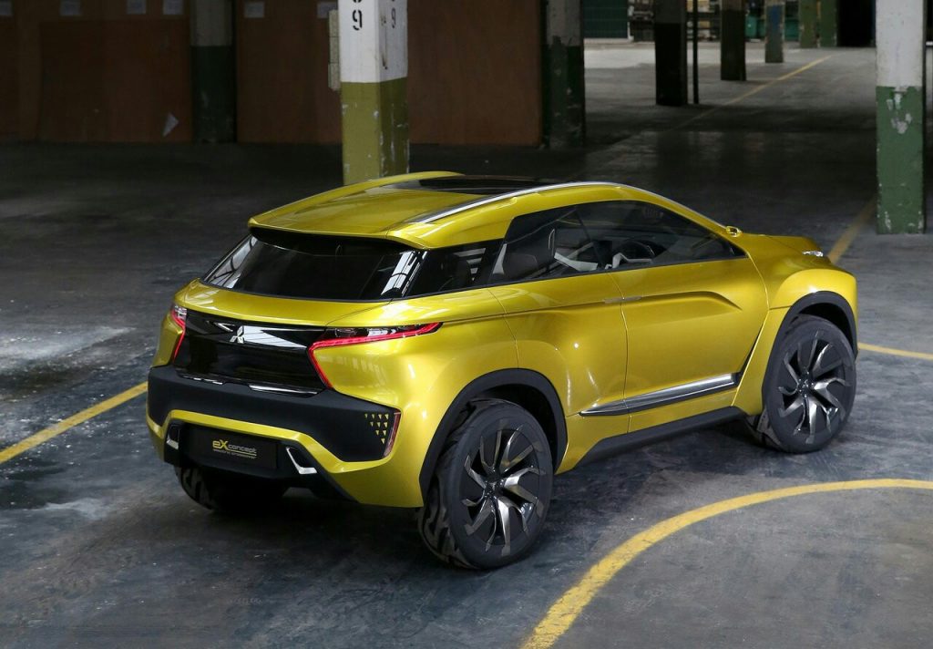 Mitsubishi eX arka üç çeyrek görünüm