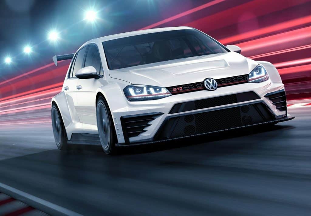 VW Golf GTI TCR yarış otomobili önden görünüm