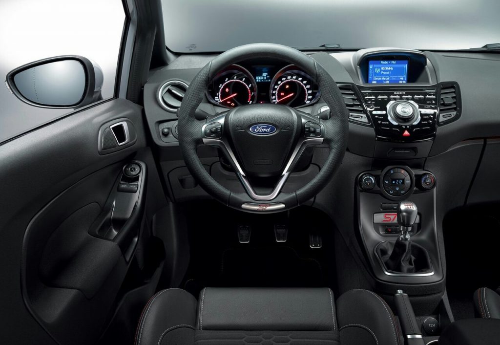 Fiesta ST200 arka üç çeyrek görünüm