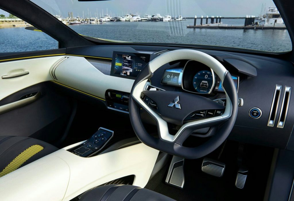 Mitsubishi eX Concept dijital kokpit ve direksiyon