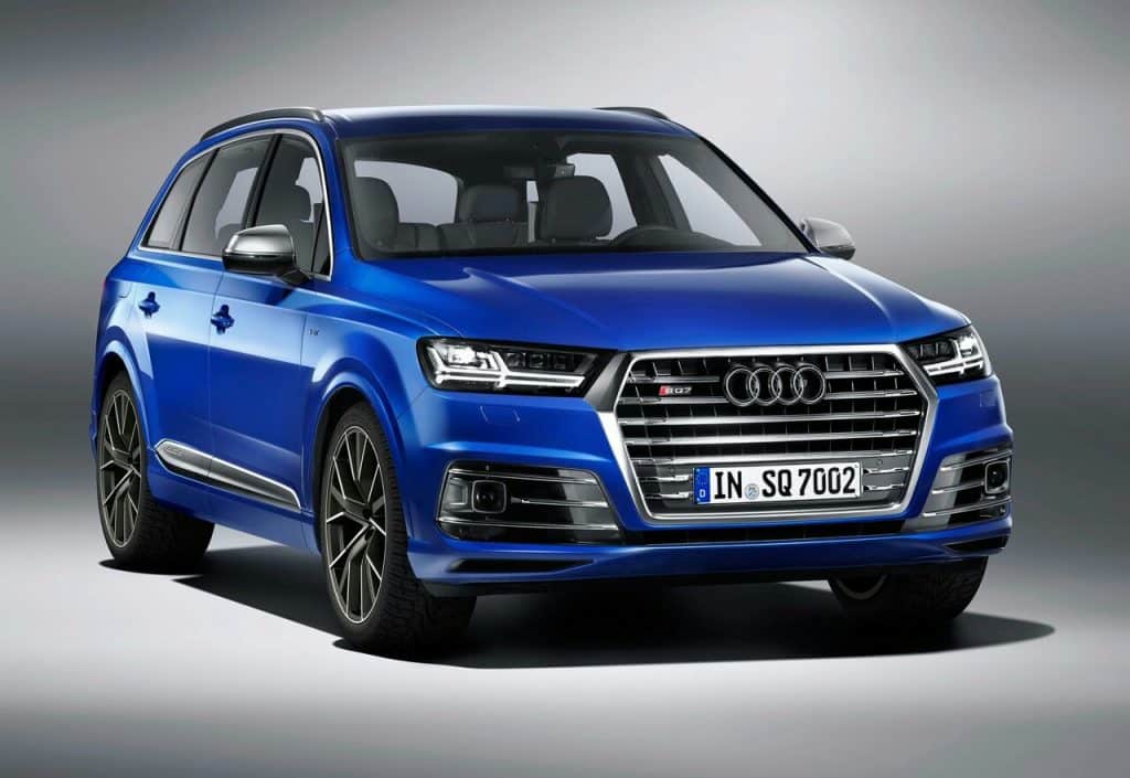 2017 Audi SQ7 ön üç çeyrek görünüm