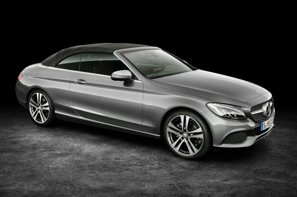 Mercedes-Benz C-Class Cabrio kapalı kumaş tavan ön yan görünüm