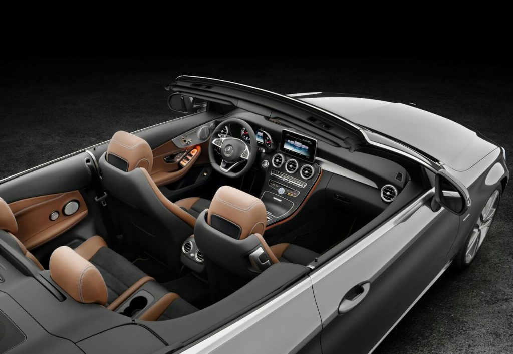 Mercedes-Benz C-Class Cabrio dört koltuklu iç mekan