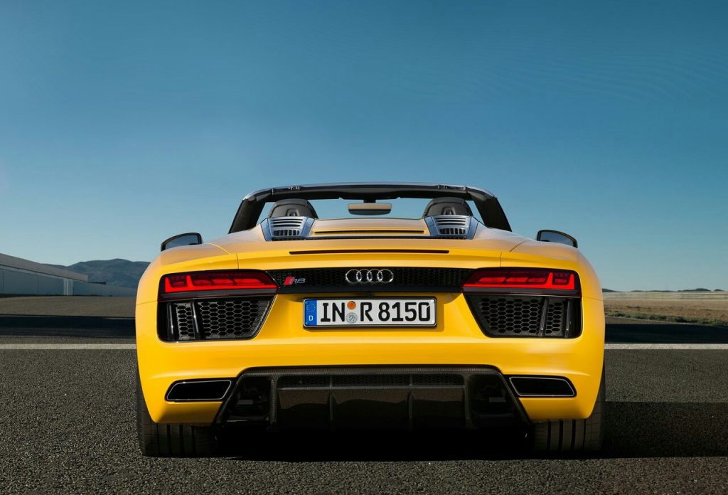 Audi R8 Spyder V10 ön tasarım ve Singleframe ızgara