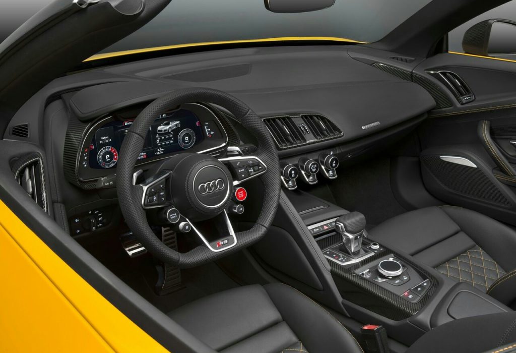 Audi R8 Spyder V10 arka üç çeyrek görünümü