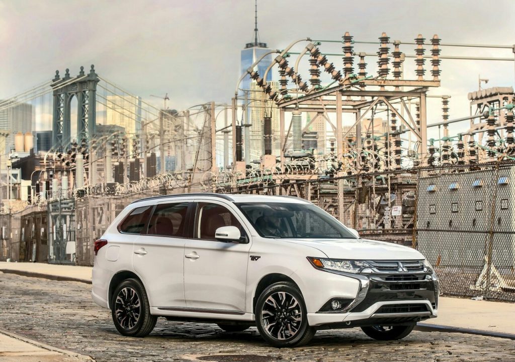 Mitsubishi Outlander PHEV yan profil