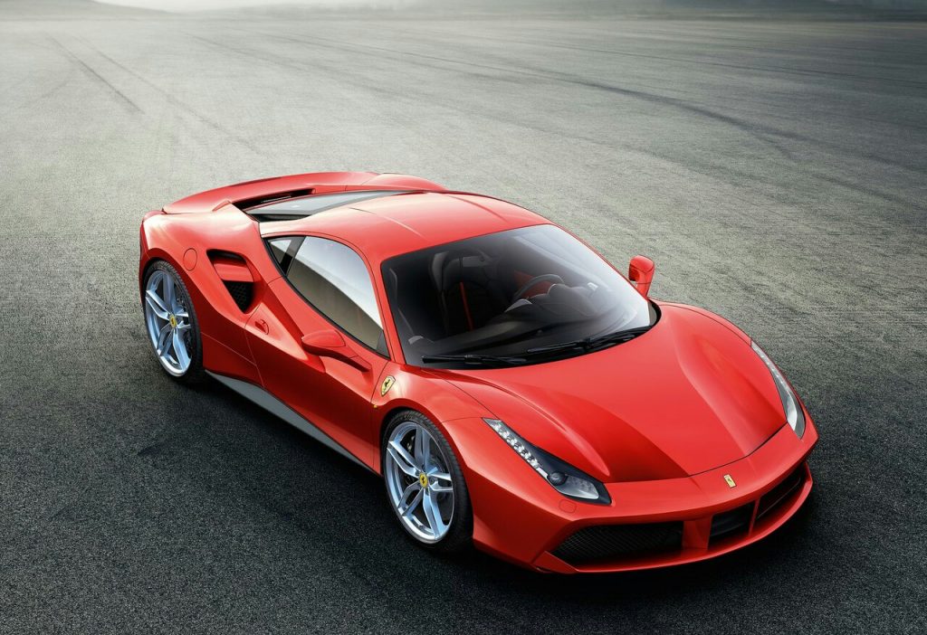 488 GTB yan ve ön tasarım görünümü