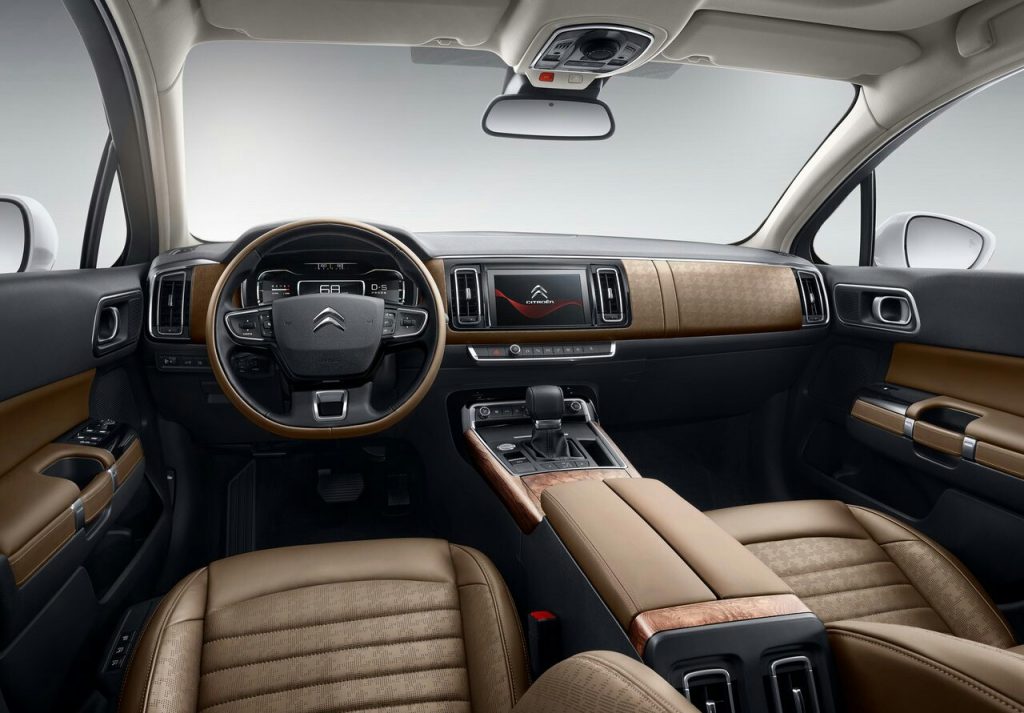Citroen C6 arka tasarım görünümü