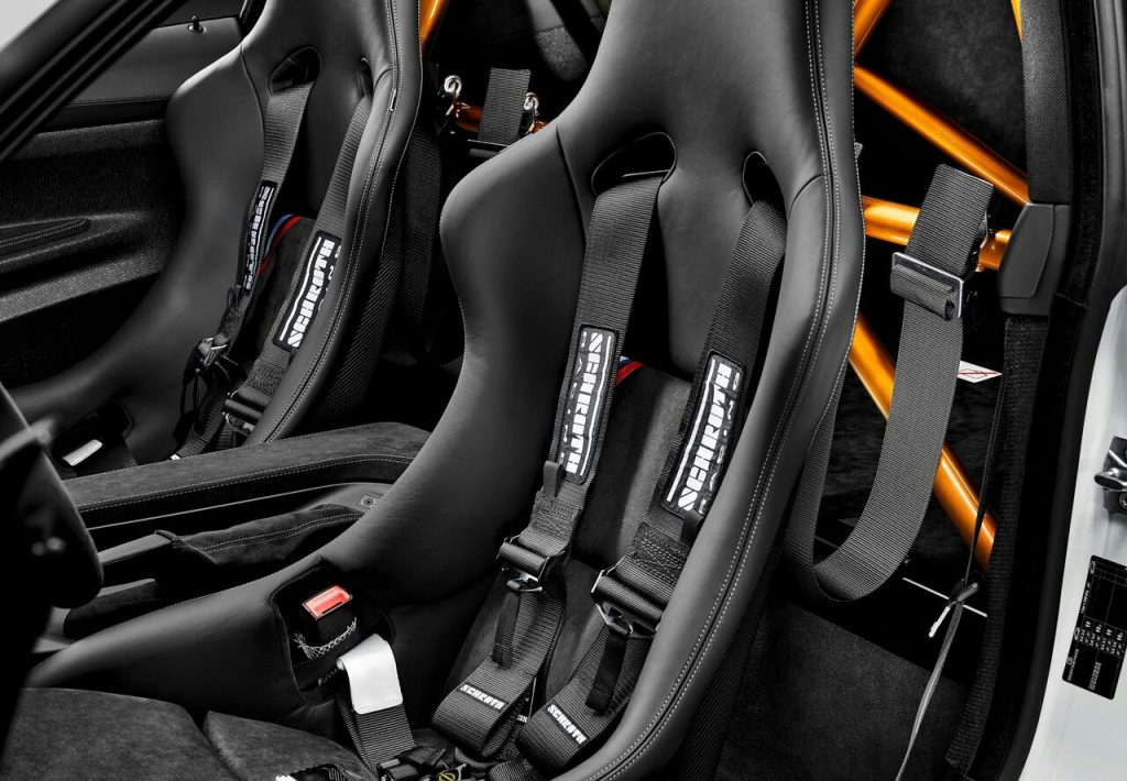 BMW M4 GTS DTM güvenlik otomobili iç mekan