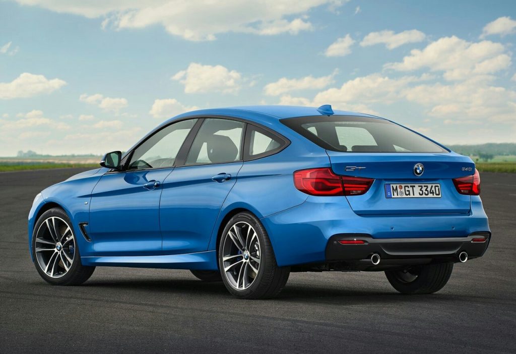 BMW 340i Gran Turismo mavi gövde arka üç çeyrek görünüm