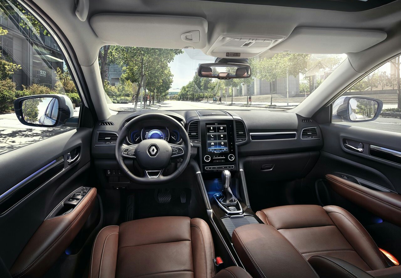 Renault Koleos kokpit ve ön kabin