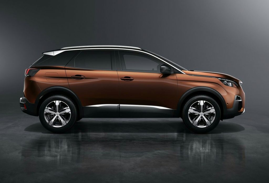 Peugeot 3008 yan profil görünümü