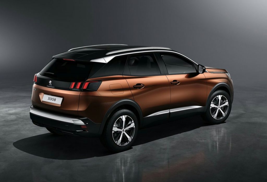 Peugeot 3008 arka üç çeyrek görünümü