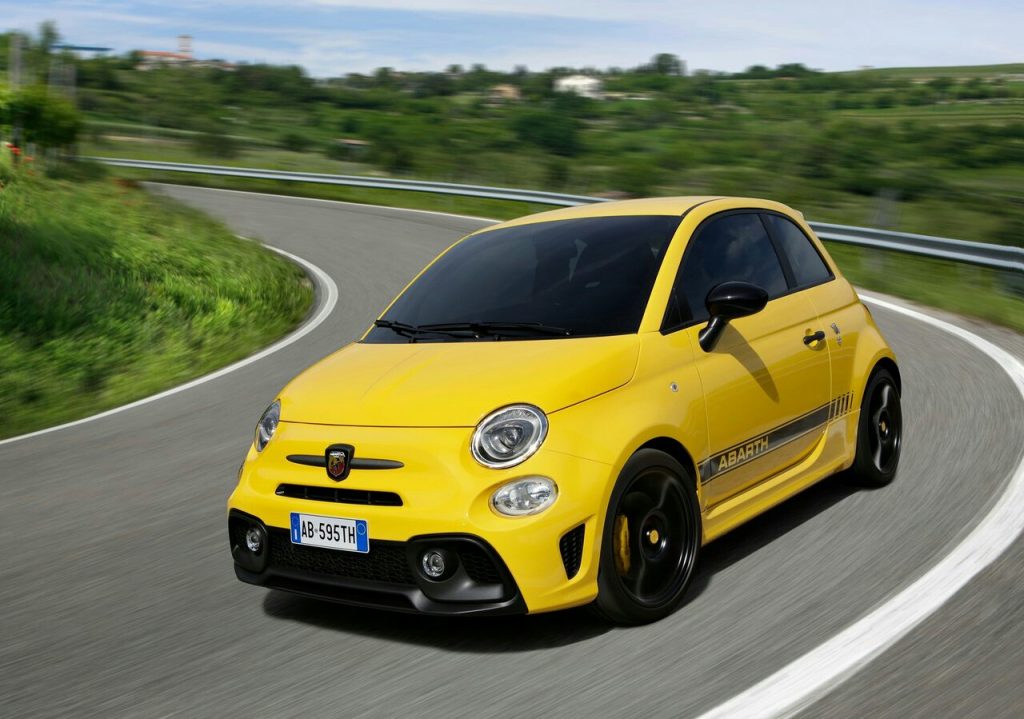 595 Competizione önden sürüş görünümü