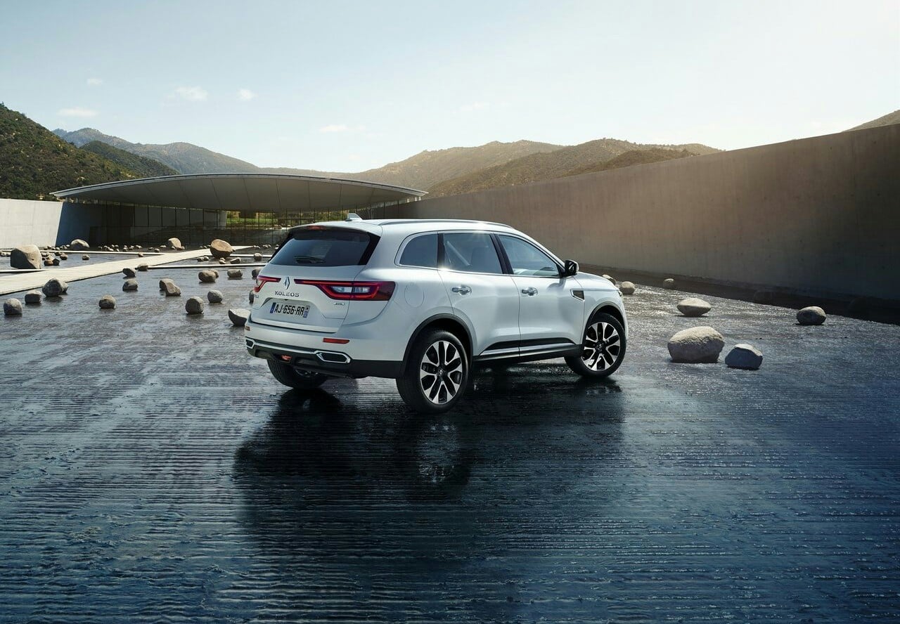 Renault Koleos arkadan üç çeyrek dış görünüm