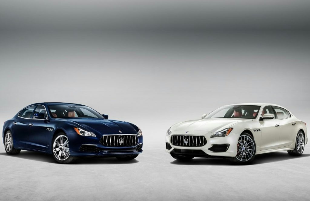 İki Maserati Quattroporte modelinin ön görünümü
