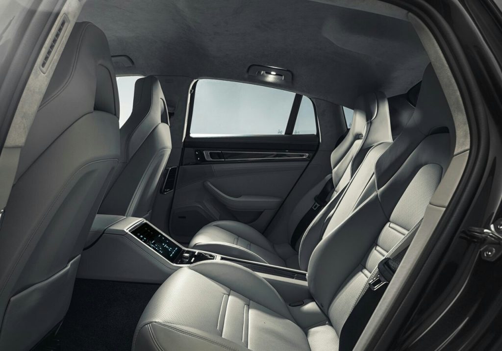 Porsche Panamera arka koltuklar ve orta konsol