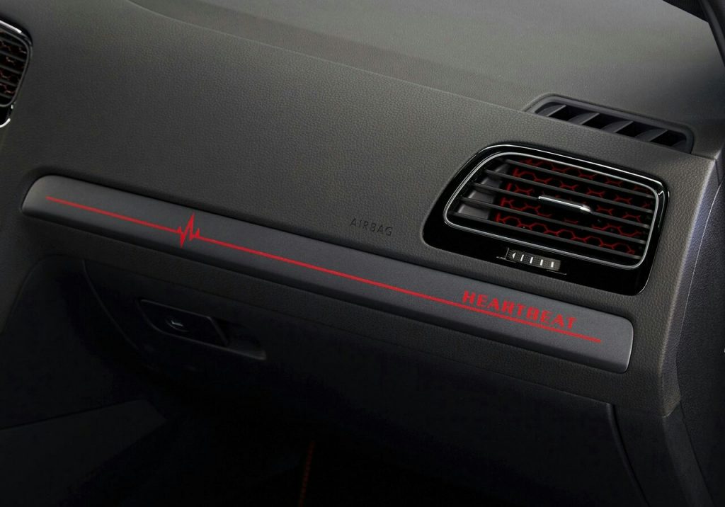 Golf GTI Heartbeat torpido kalp atışı dekoru