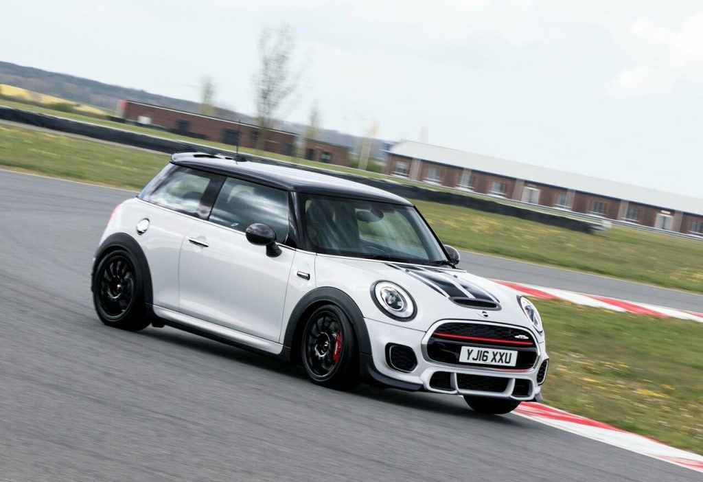 MINI JCW Challenge pist üzerinde