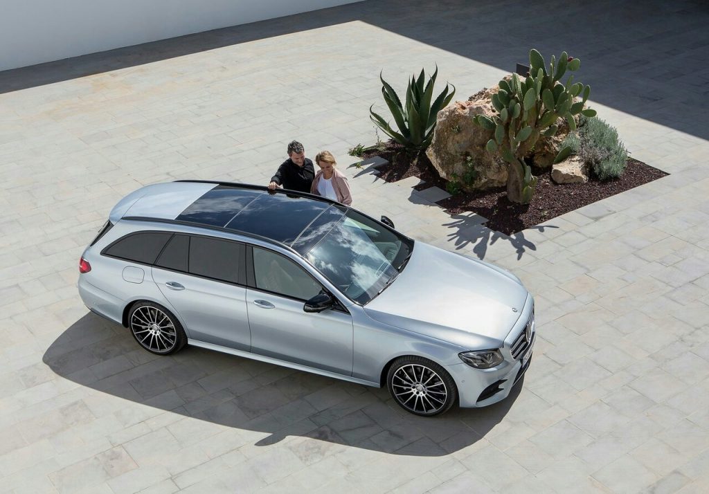 E-Class Estate üstten dış gövde görünümü