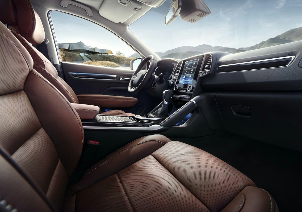 Renault Koleos ön koltuklar ve orta konsol