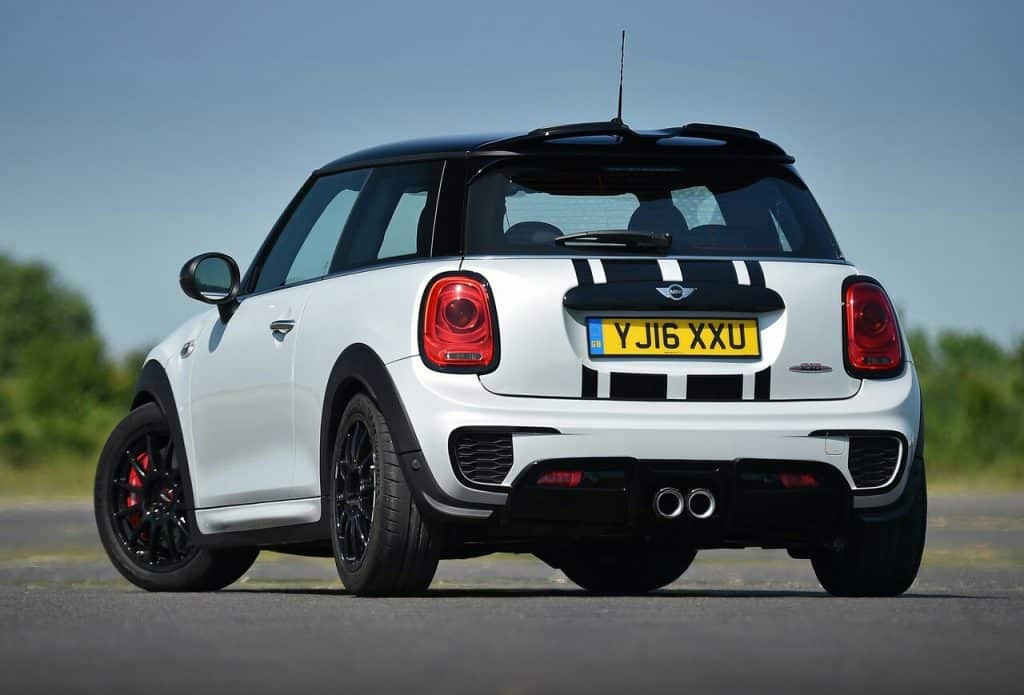 MINI JCW Challenge arka üç çeyrek görünüm