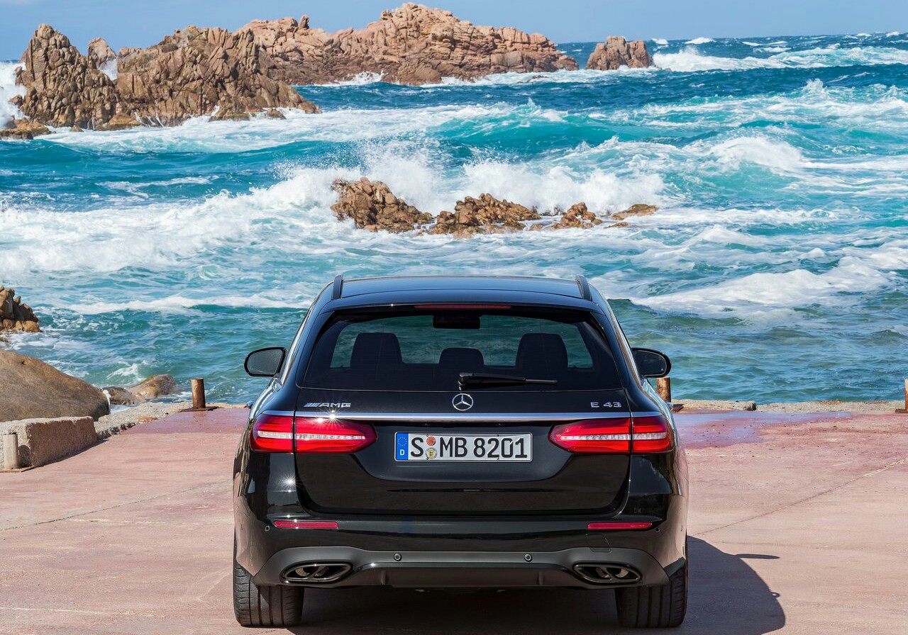 Mercedes-AMG E 43 4MATIC Estate arkadan görünüm