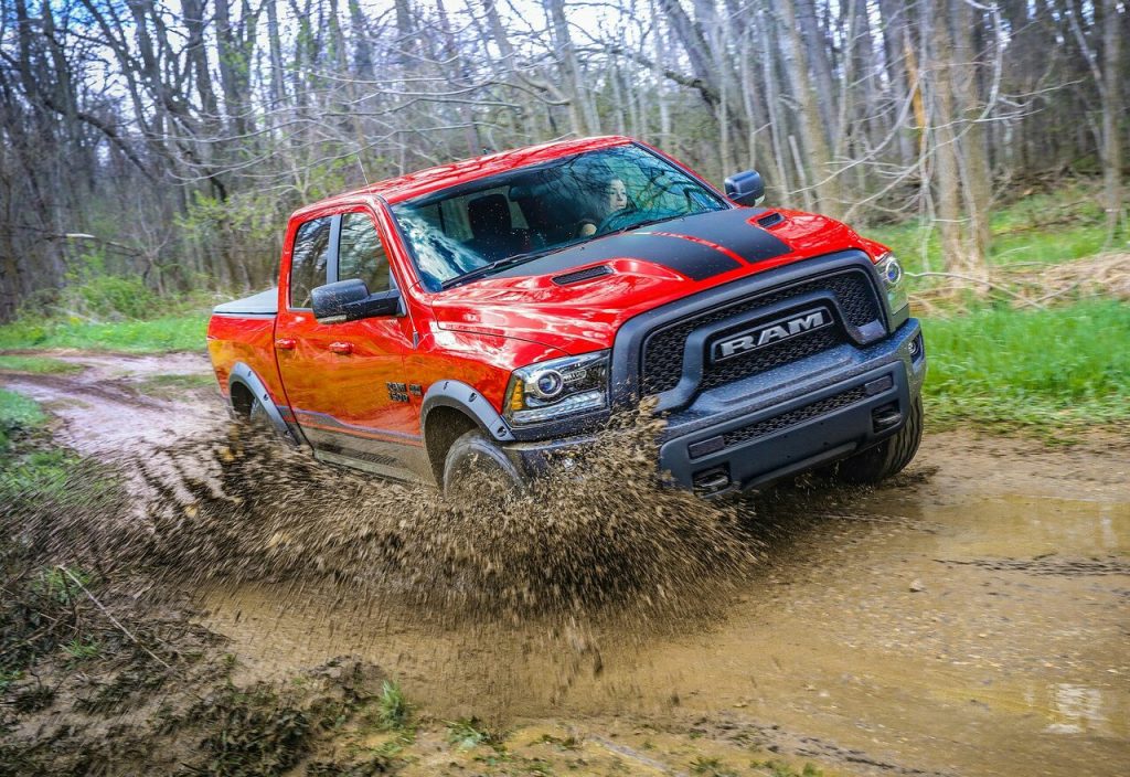 Mopar Ram Rebel arka ve yan gövde görünümü