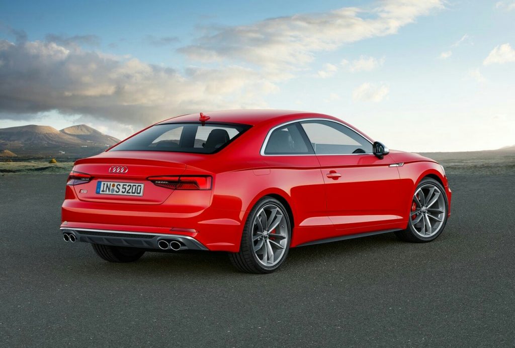 Audi S5 Coupe arka üç çeyrek görünüm