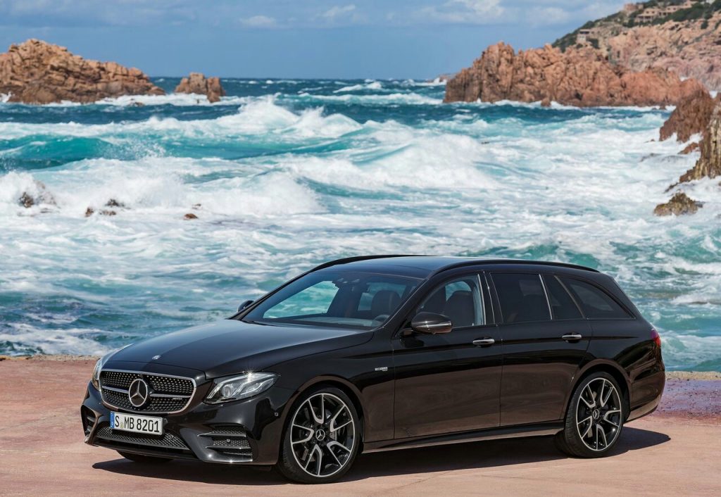Mercedes-AMG E 43 4MATIC Estate ön üç çeyrek görünüm
