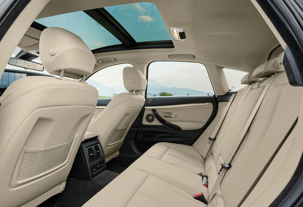 BMW 3 Serisi Gran Turismo arka koltuklar ve panoramik tavan