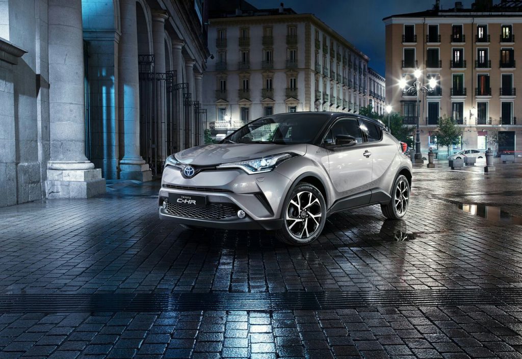Toyota C-HR ön üç çeyrek görünümü