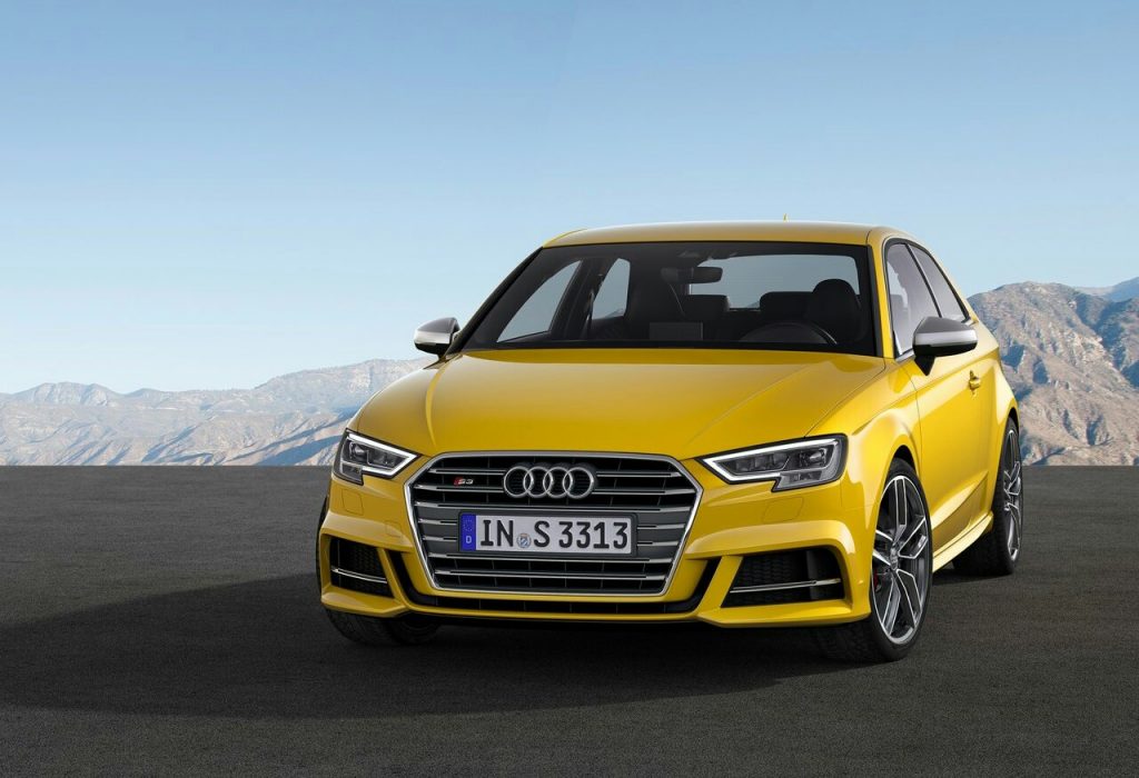 Audi S3 sedan ön bölüm ve yan profil